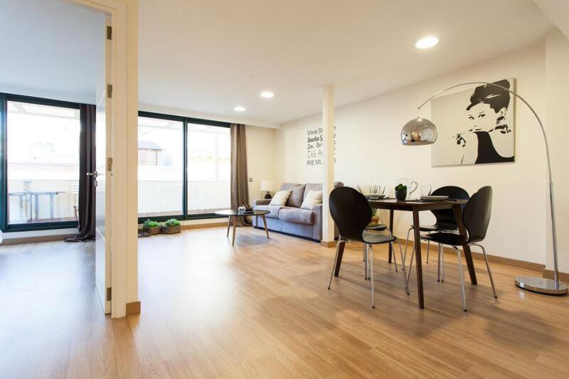 Apartments Ole - Albareda 24 Севилья Экстерьер фото