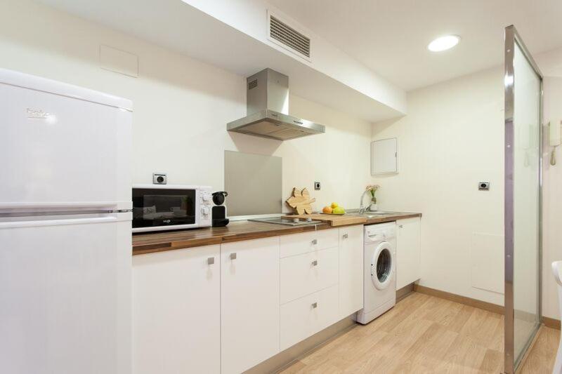 Apartments Ole - Albareda 24 Севилья Экстерьер фото