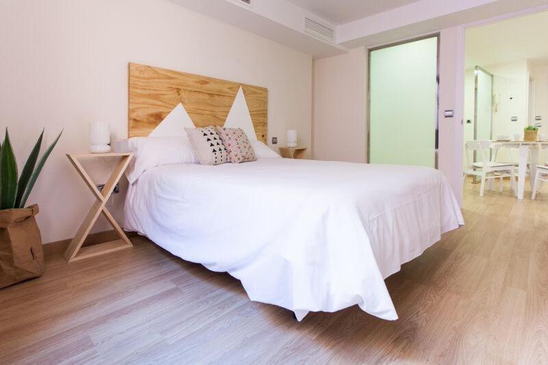 Apartments Ole - Albareda 24 Севилья Экстерьер фото